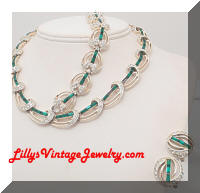 Vintage KRAMER Green Rhinestones Necklace Bracelet Earrings Parure