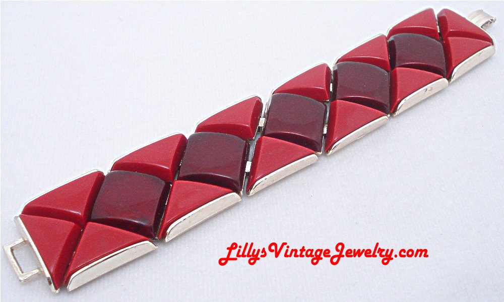 reds_plastic_chunky_bracelet_1.JPG