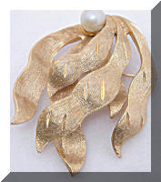 B.S.K. golden pearls brooch