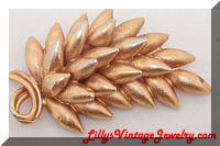 Vintage 3D Golden Leaf Brooch