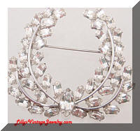 Gorgeous Vintage Rhinestones Wreath Brooch