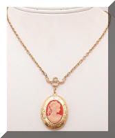 Vintage 1928 Cameo Golden Locket Necklace