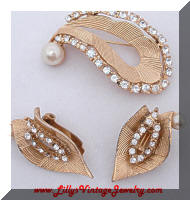 Vintage Gold tone faux Pearls Rhinestones Brooch Earrings SET